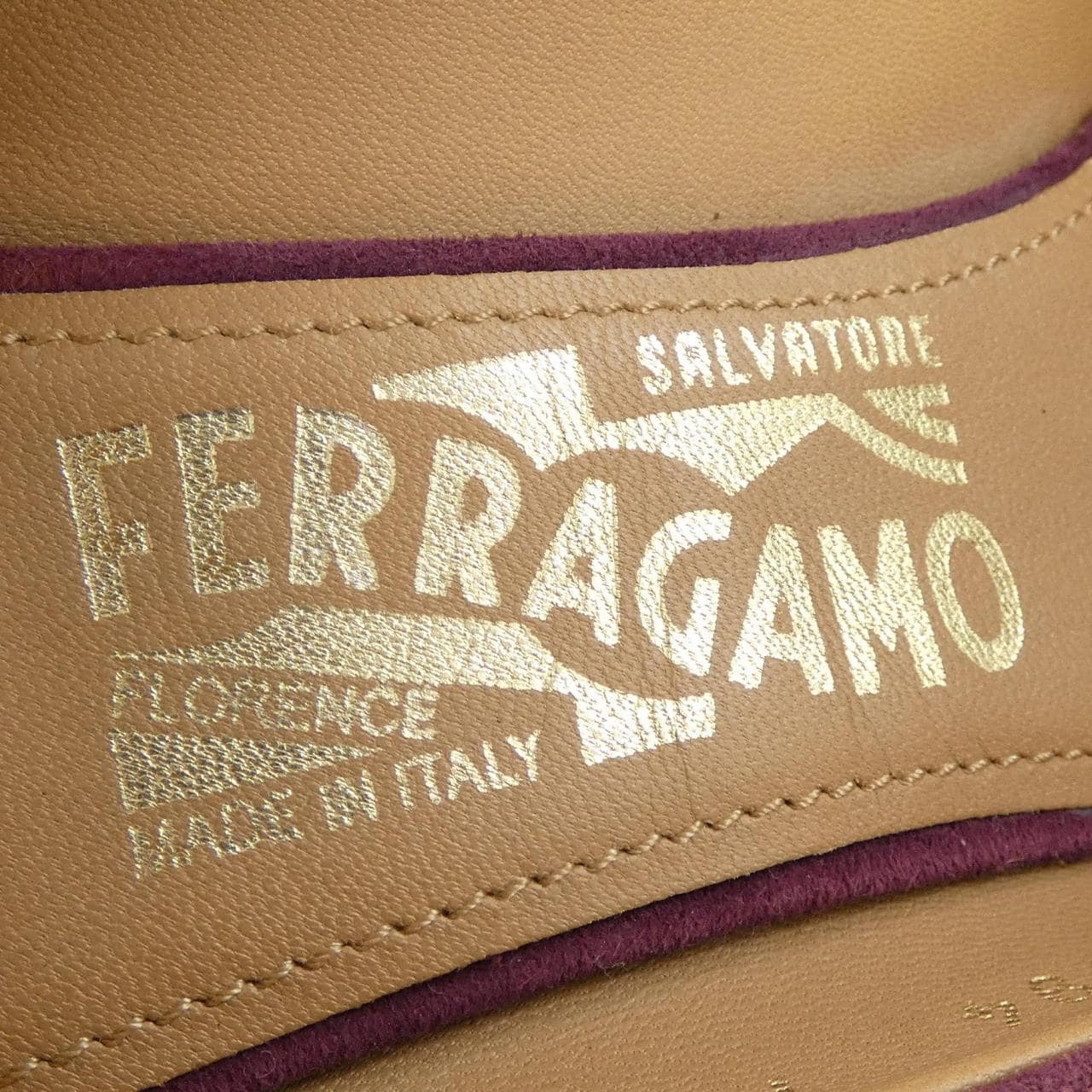 サルヴァトーレフェラガモ SALVATORE FERRAGAMO パンプス