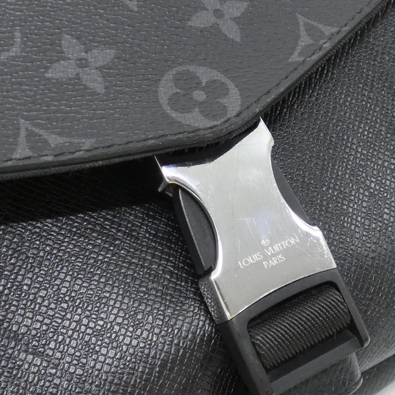 ルイヴィトン タイガ ラマ メッセンジャー M30746 ショルダーバッグ