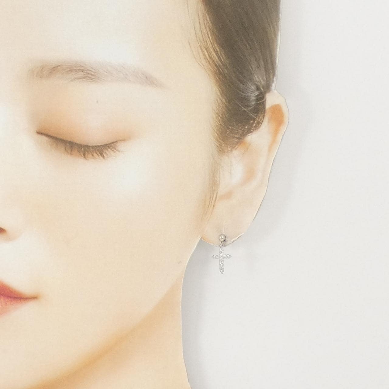 PT900 クロス ダイヤモンド ピアス 0.30CT