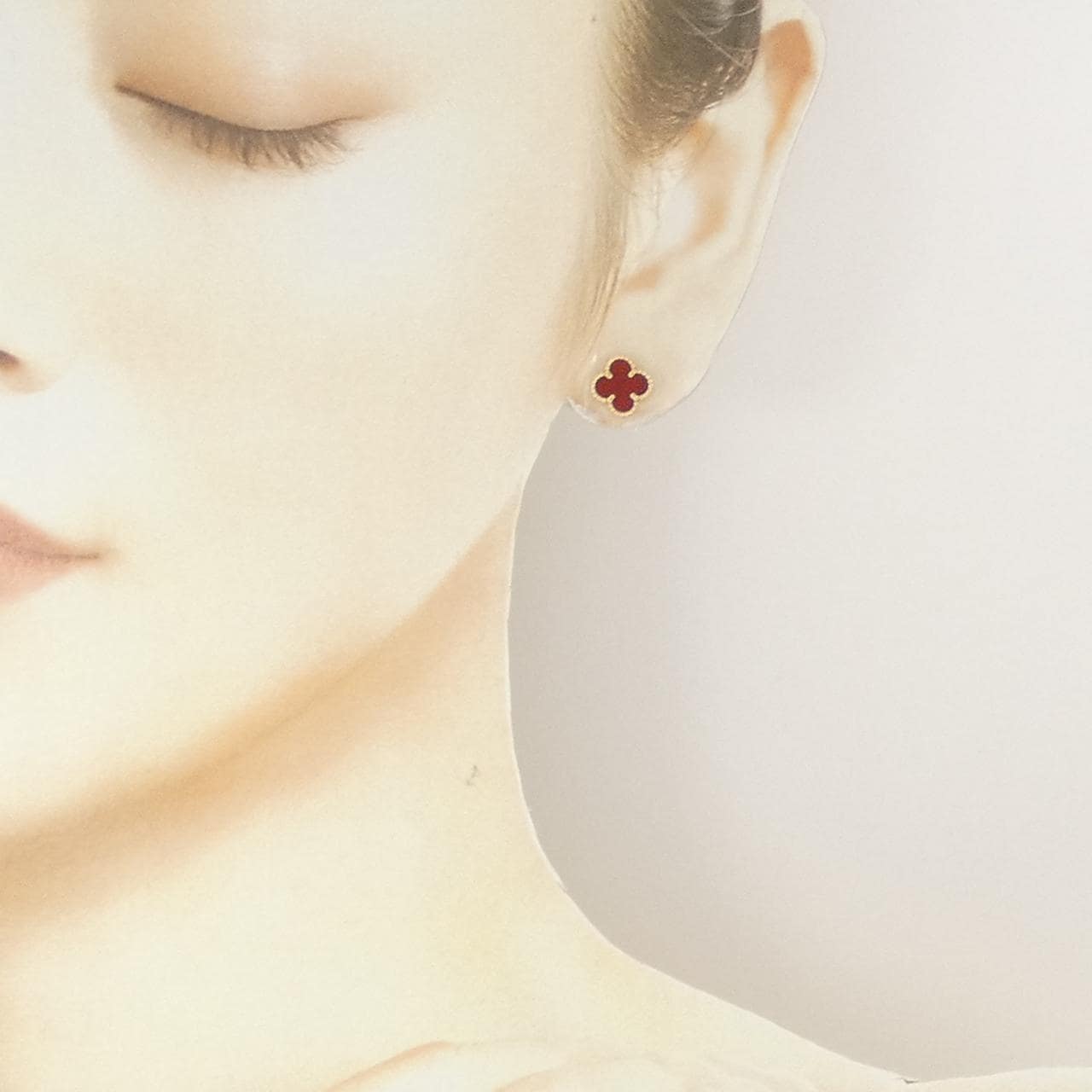 ヴァンクリーフ&アーペル スウィートアルハンブラ ピアス