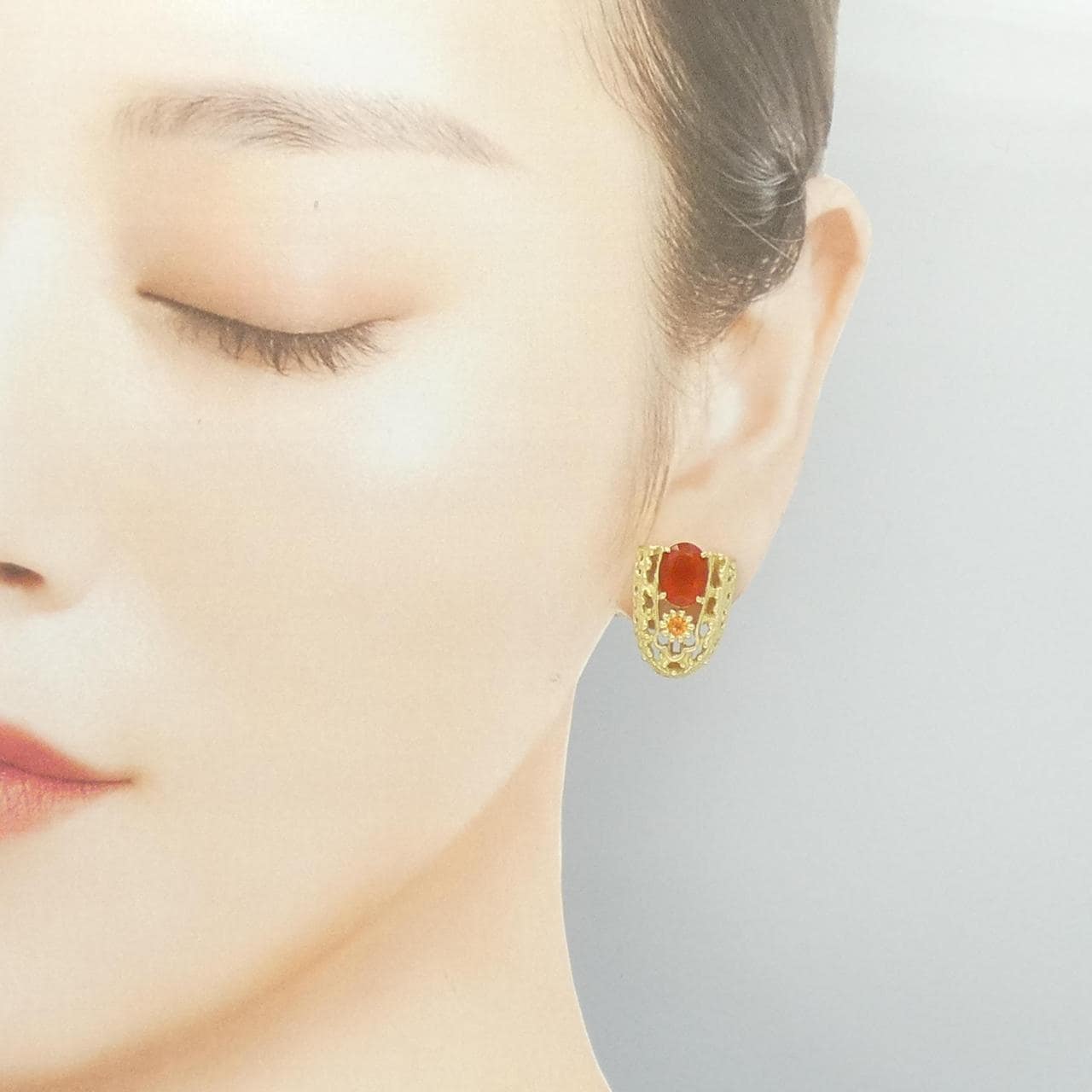 K18YG オパール ピアス 2.60CT