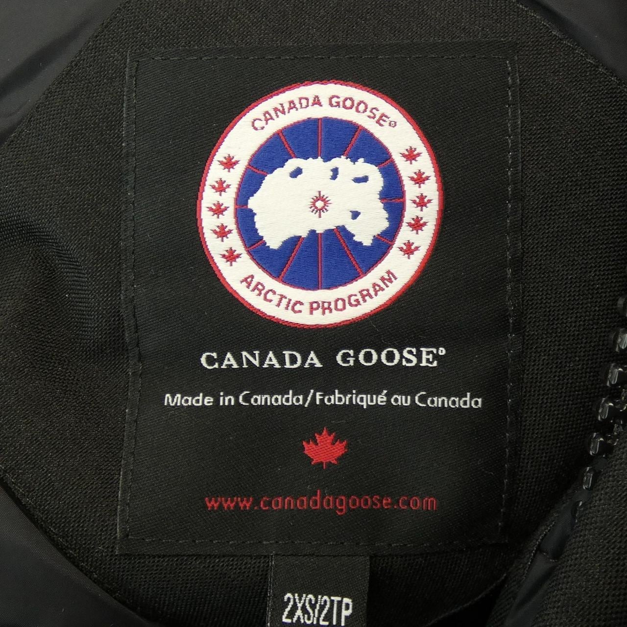 加拿大鹅CANADA GOOSE羽绒服