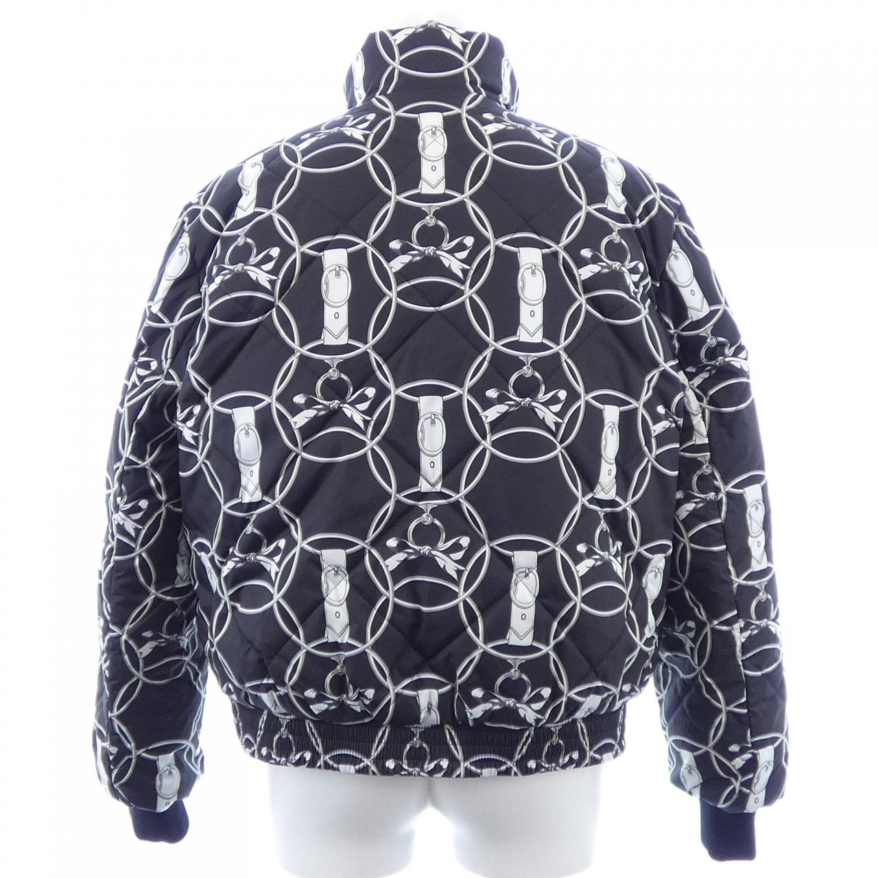 エルメス HERMES LA PROMENADE DU MATIN 2H0159D4 ダウンジャケット