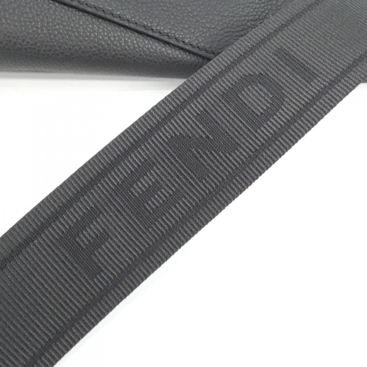 【新品】フェンディ フェンディ コーノ ラージ 7VZ092 APDR ショルダーバッグ