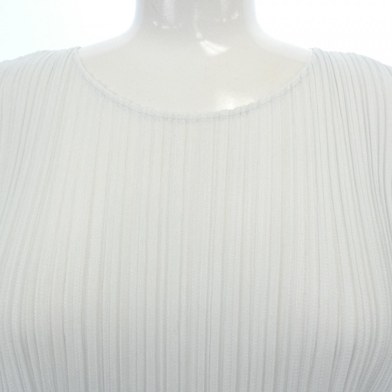 百褶PLEATS PLEASE上衣
