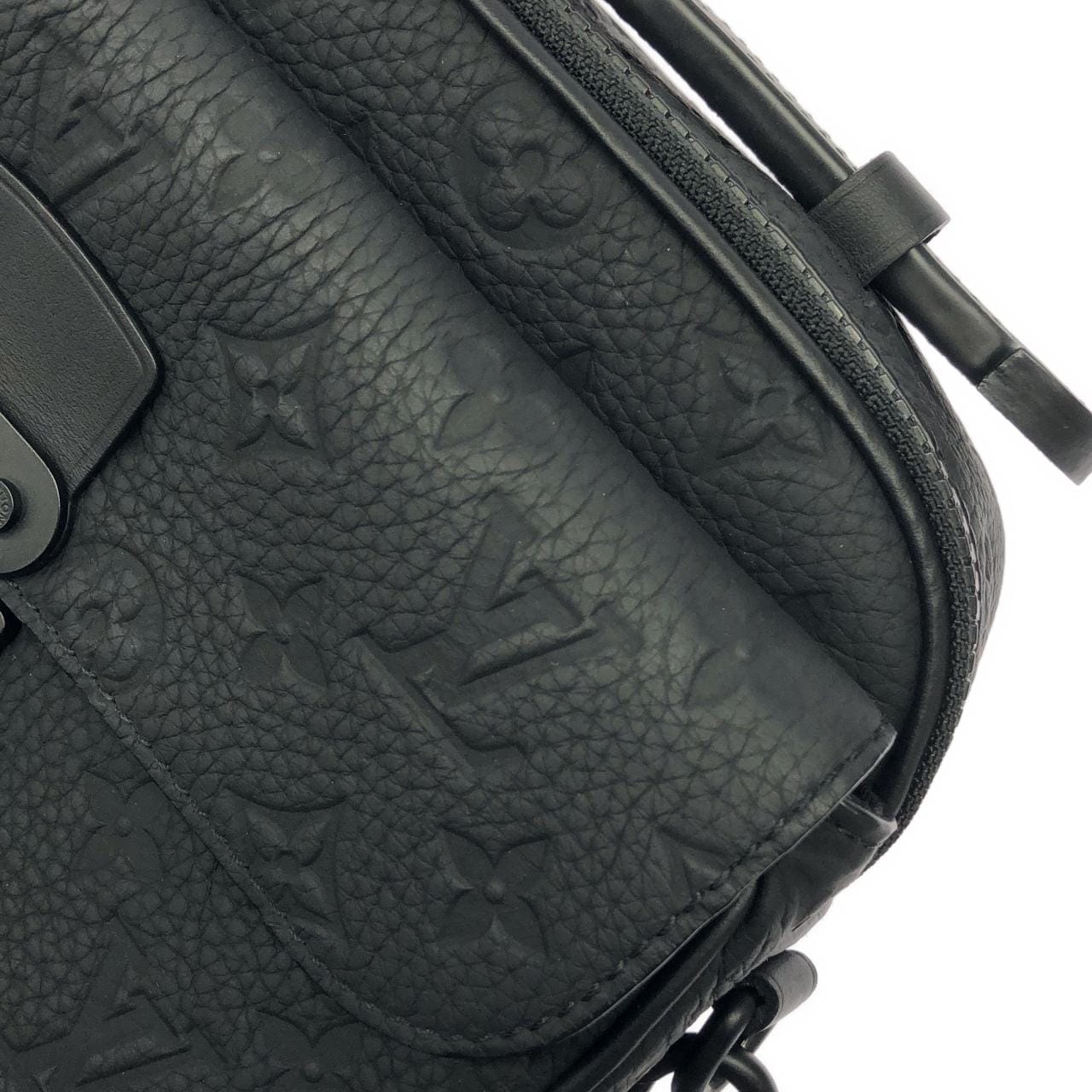 ルイヴィトン トリヨン モノグラム Sロック メッセンジャー M58489 ショルダーバッグ