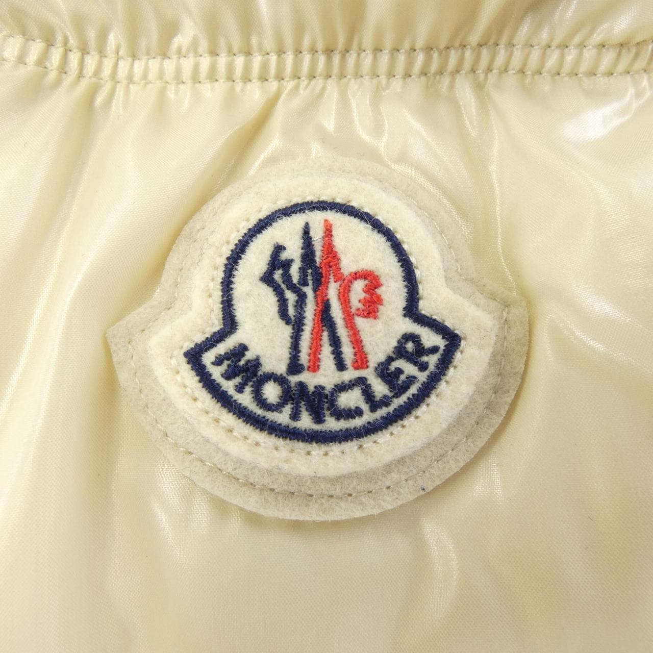 モンクレール MONCLER ダウンジャケット