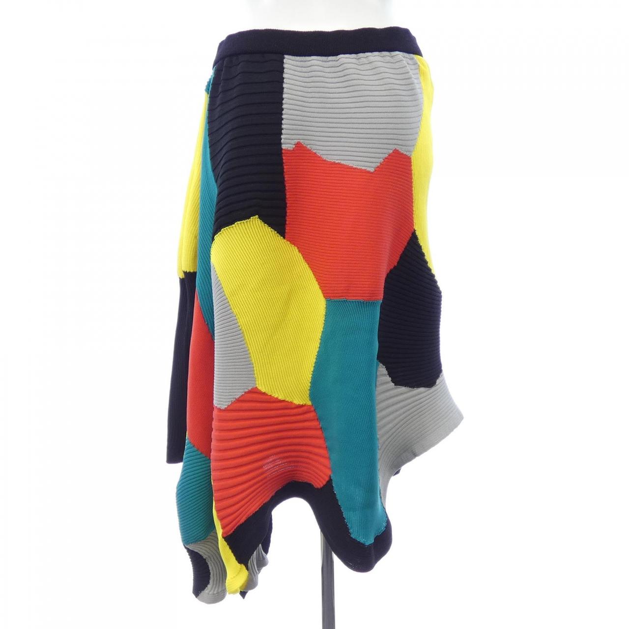 イッセイミヤケ ISSEY MIYAKE IM03KG270 スカート