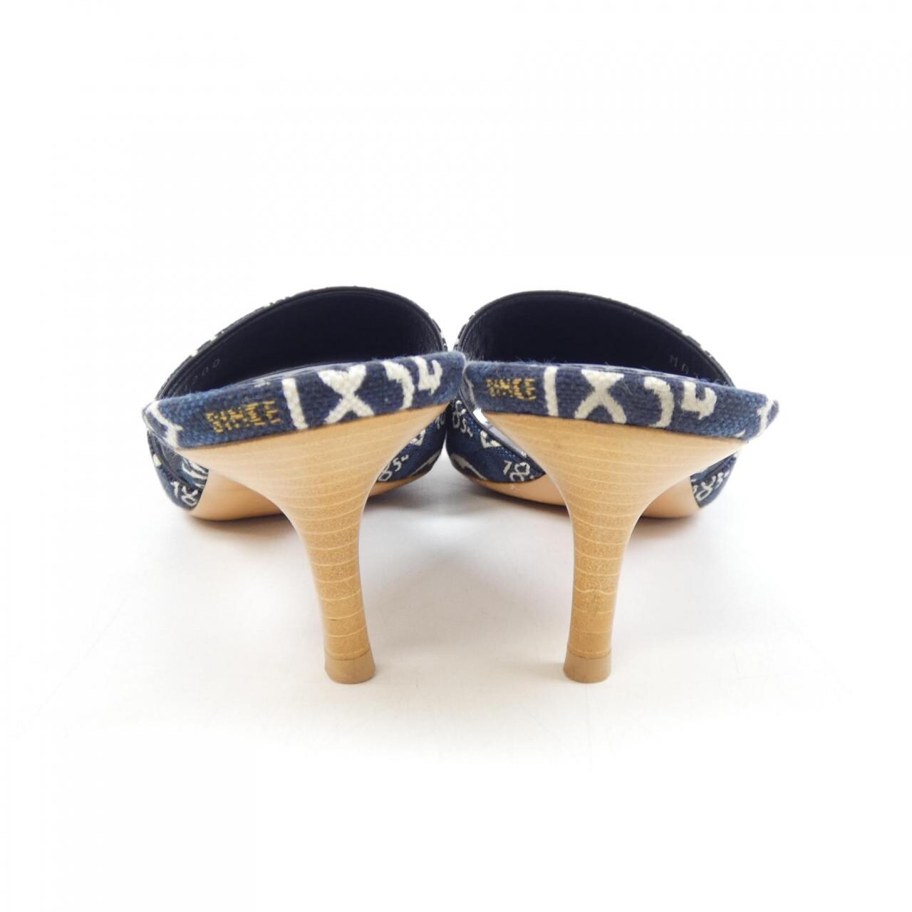 LOUIS LOUIS VUITTON sandals