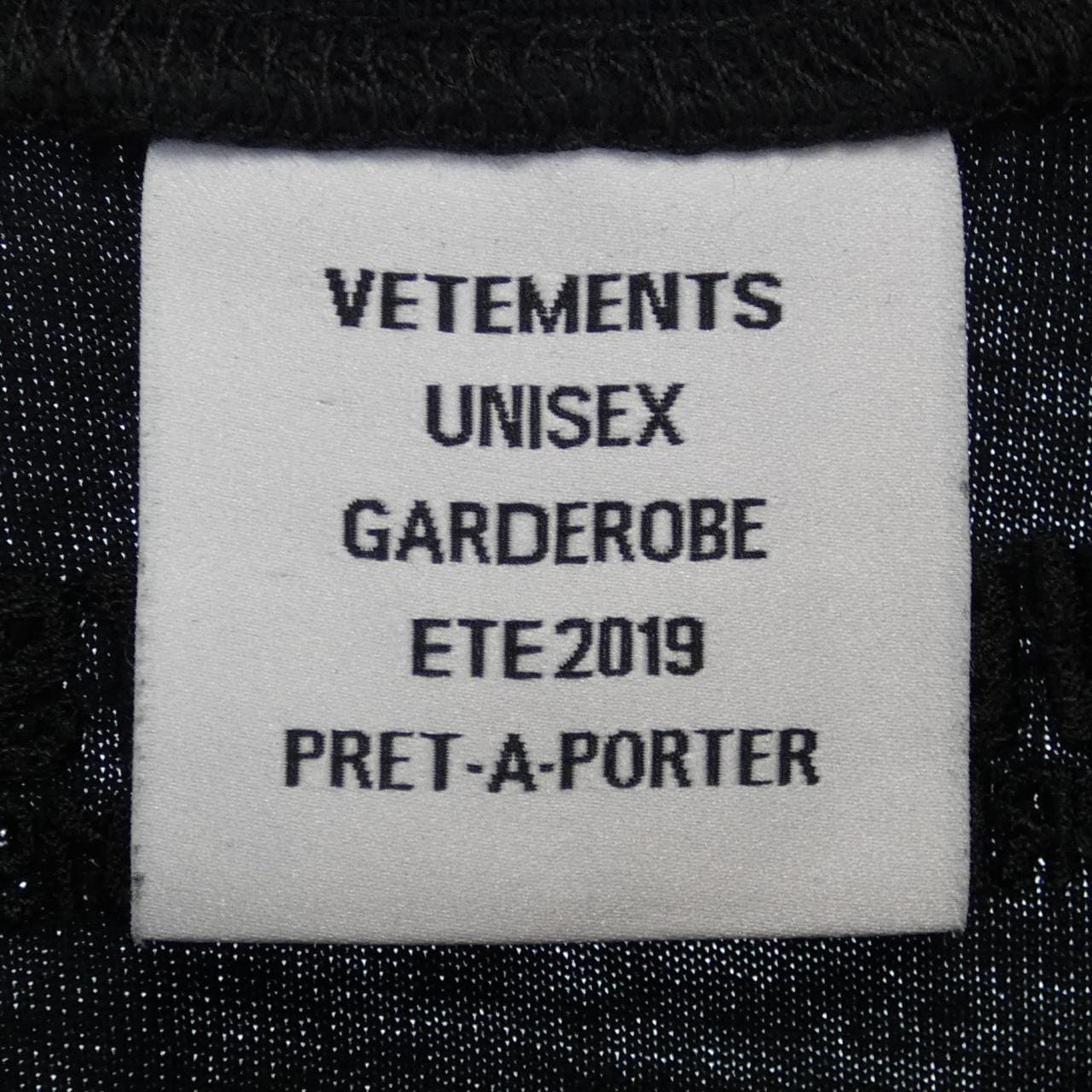 ヴェトモン VETEMENTS Tシャツ