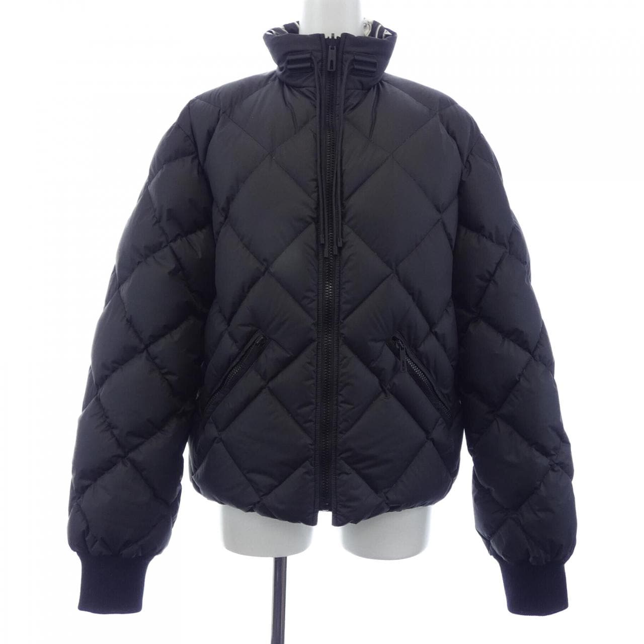 エルメス HERMES LA PROMENADE DU MATIN 2H0159D4 ダウンジャケット