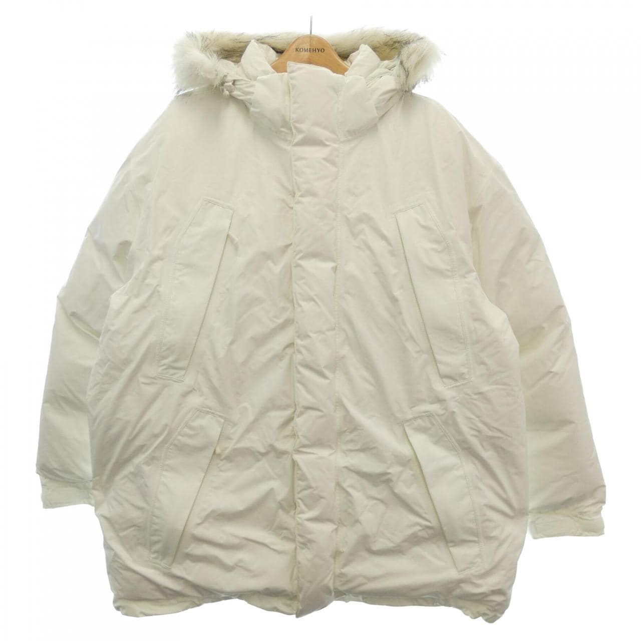 SUPREME SUPREME DOWN COAT