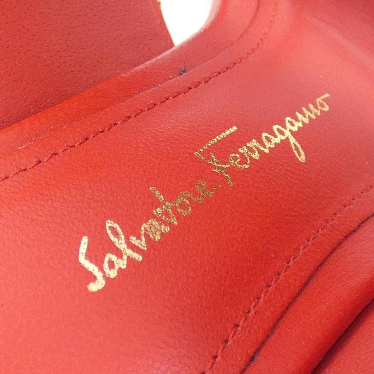 サルヴァトーレフェラガモ SALVATORE FERRAGAMO サンダル