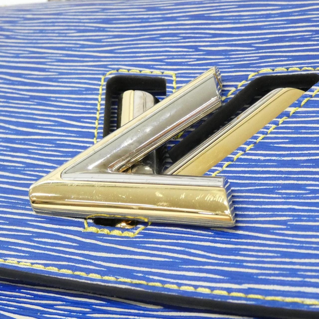 ルイヴィトン エピ デニム ツイスト MM M50271 ショルダーバッグ