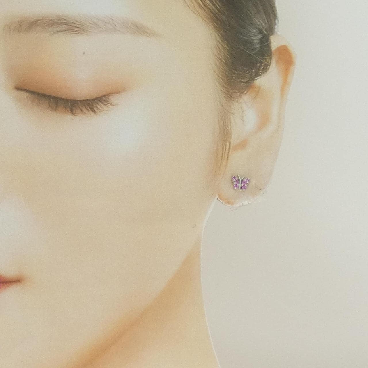 750WG/K18WG バタフライ サファイヤ ピアス 0.26CT