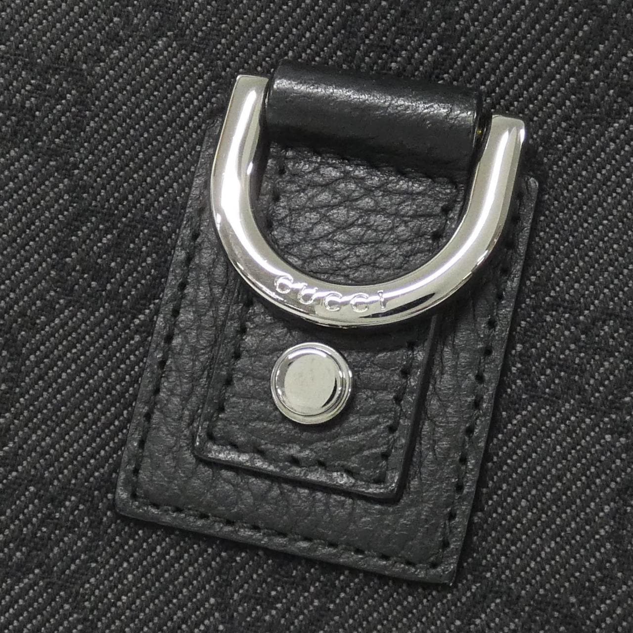 Gucci 268642肩背包