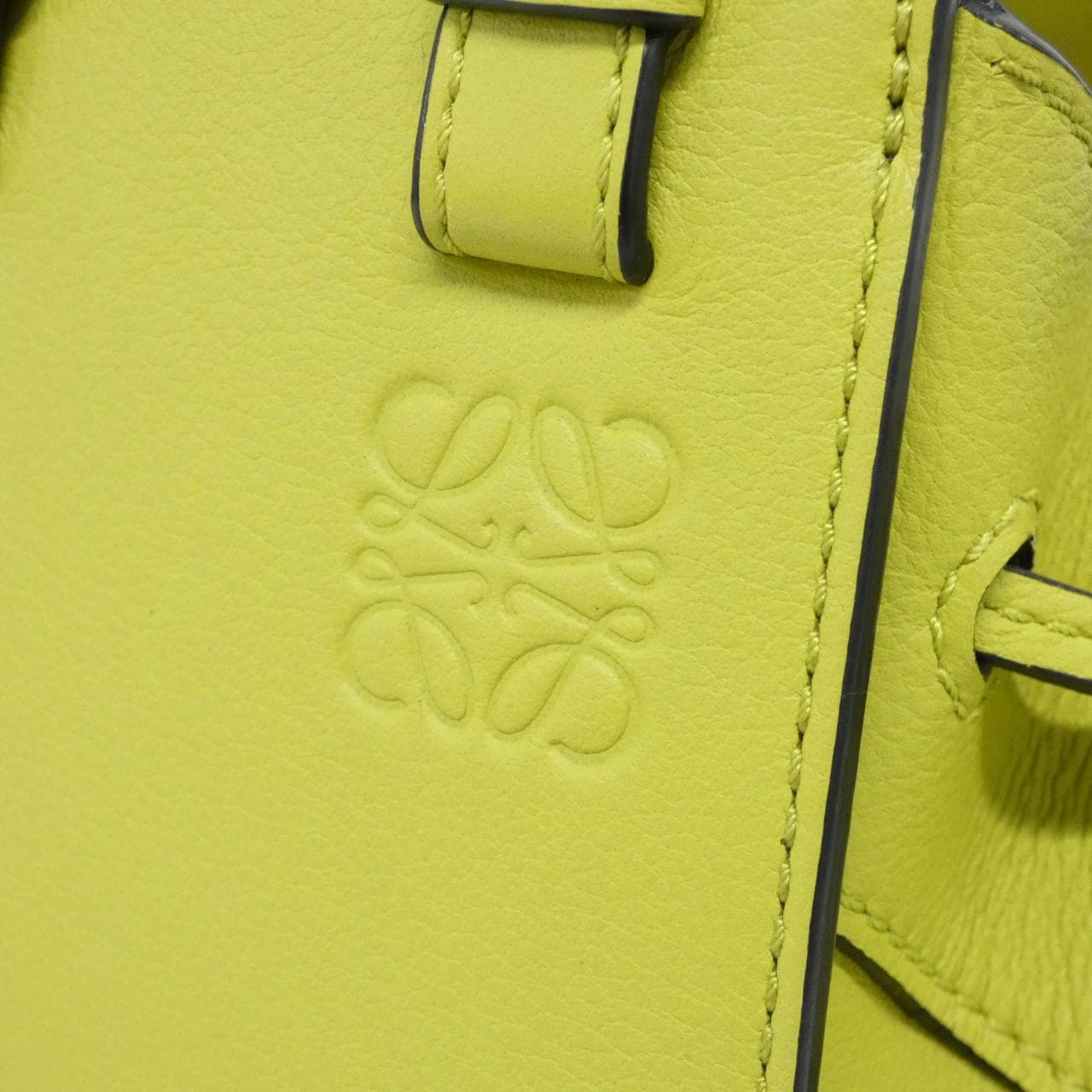 ロエベ ハンモック ドローストリング ミニ 314 30 V07 ショルダーバッグ