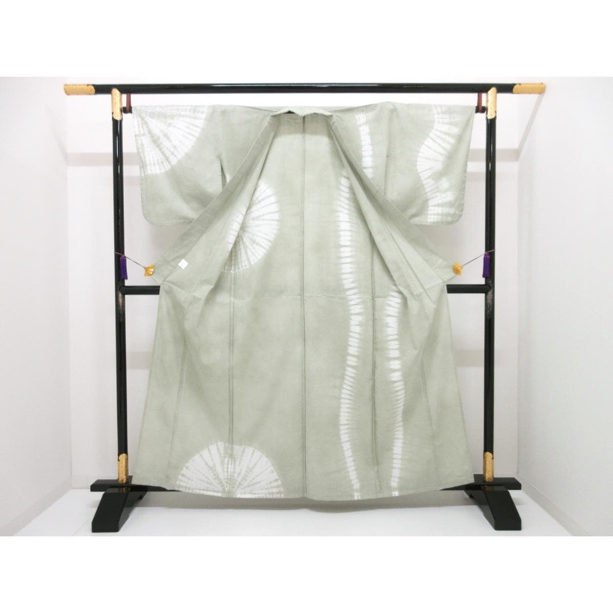 【新品】女ゆかた　絞り加工　Ｍサイズ