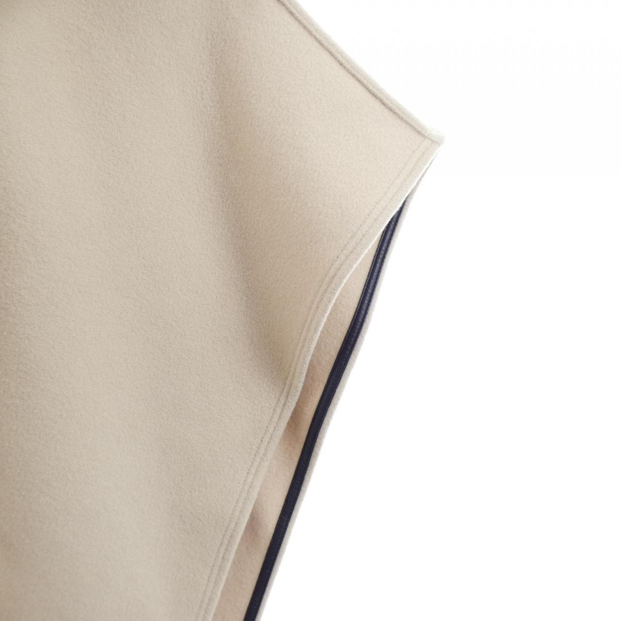 ルイヴィトン LOUIS VUITTON FDC011AYZ ケープ