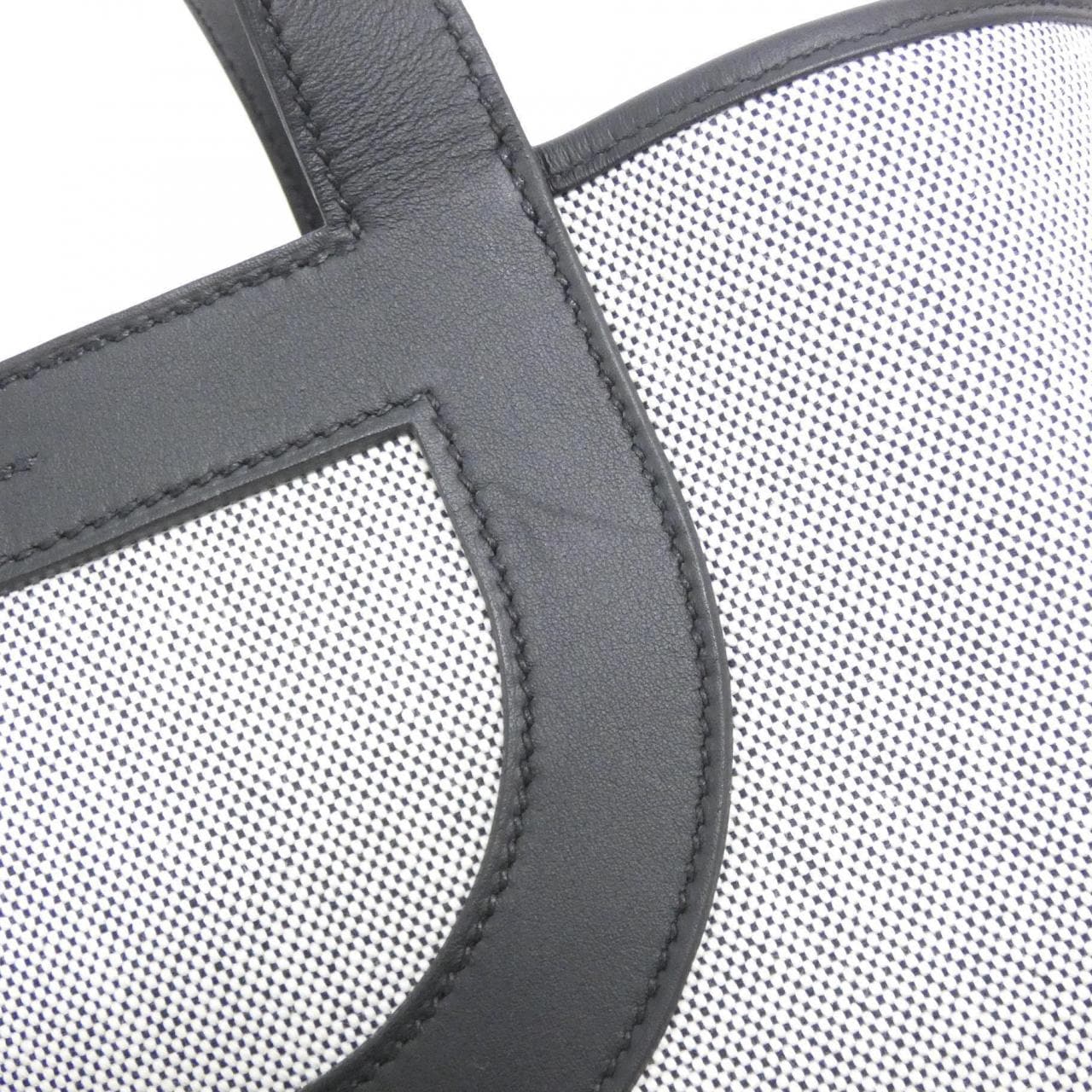 エルメス イン ザ ループ 23cm 085693CC バッグ