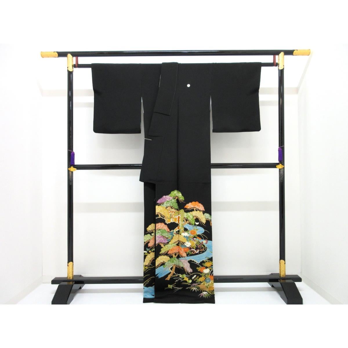 留袖　丸に剣片喰【大彦】