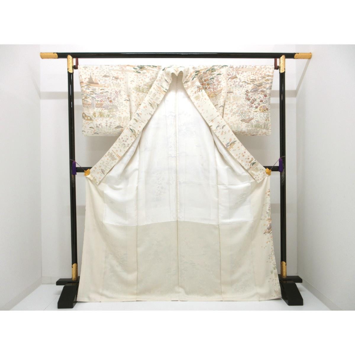 訪問着　友禅金彩加工　刺繍入り