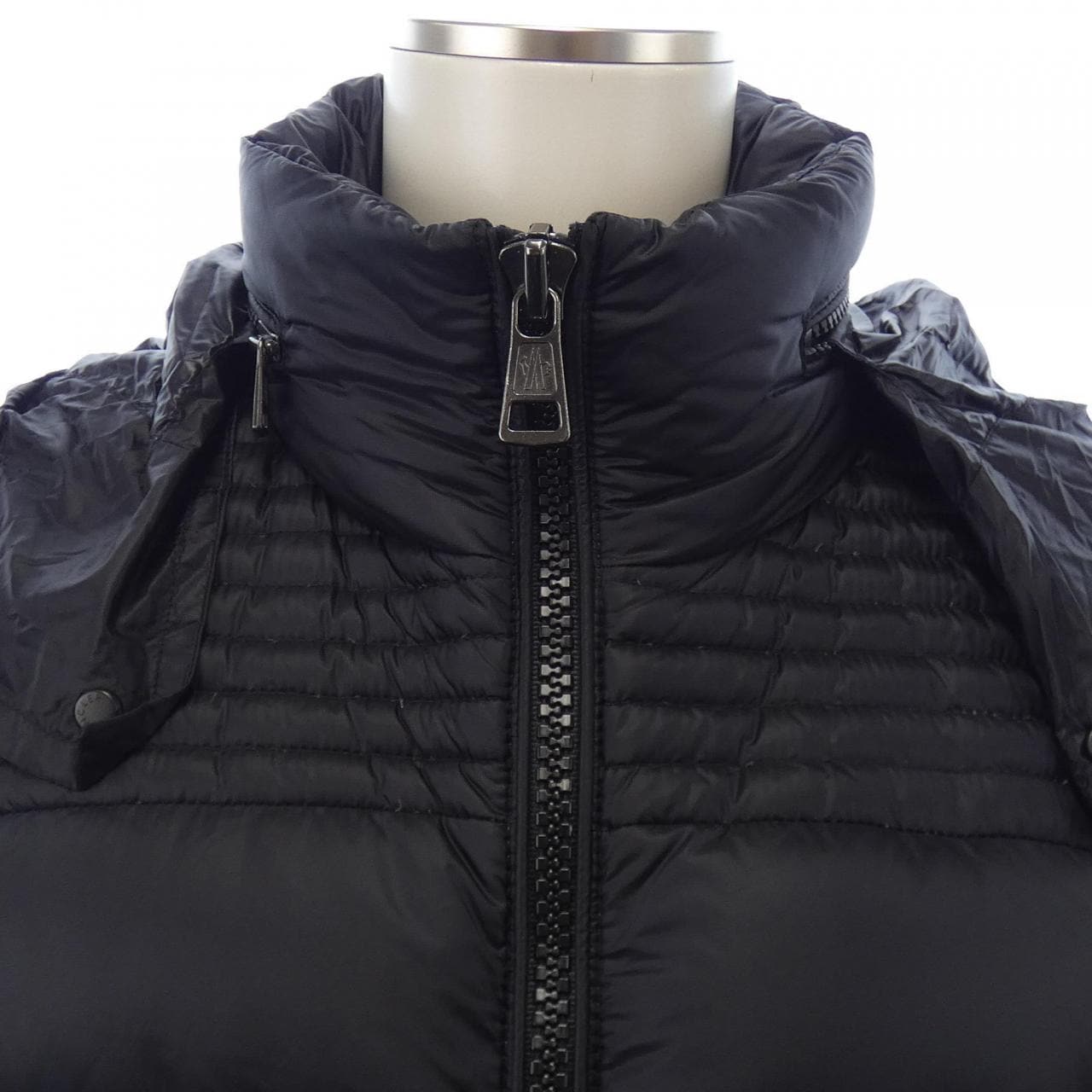 モンクレール MONCLER ダウンジャケット