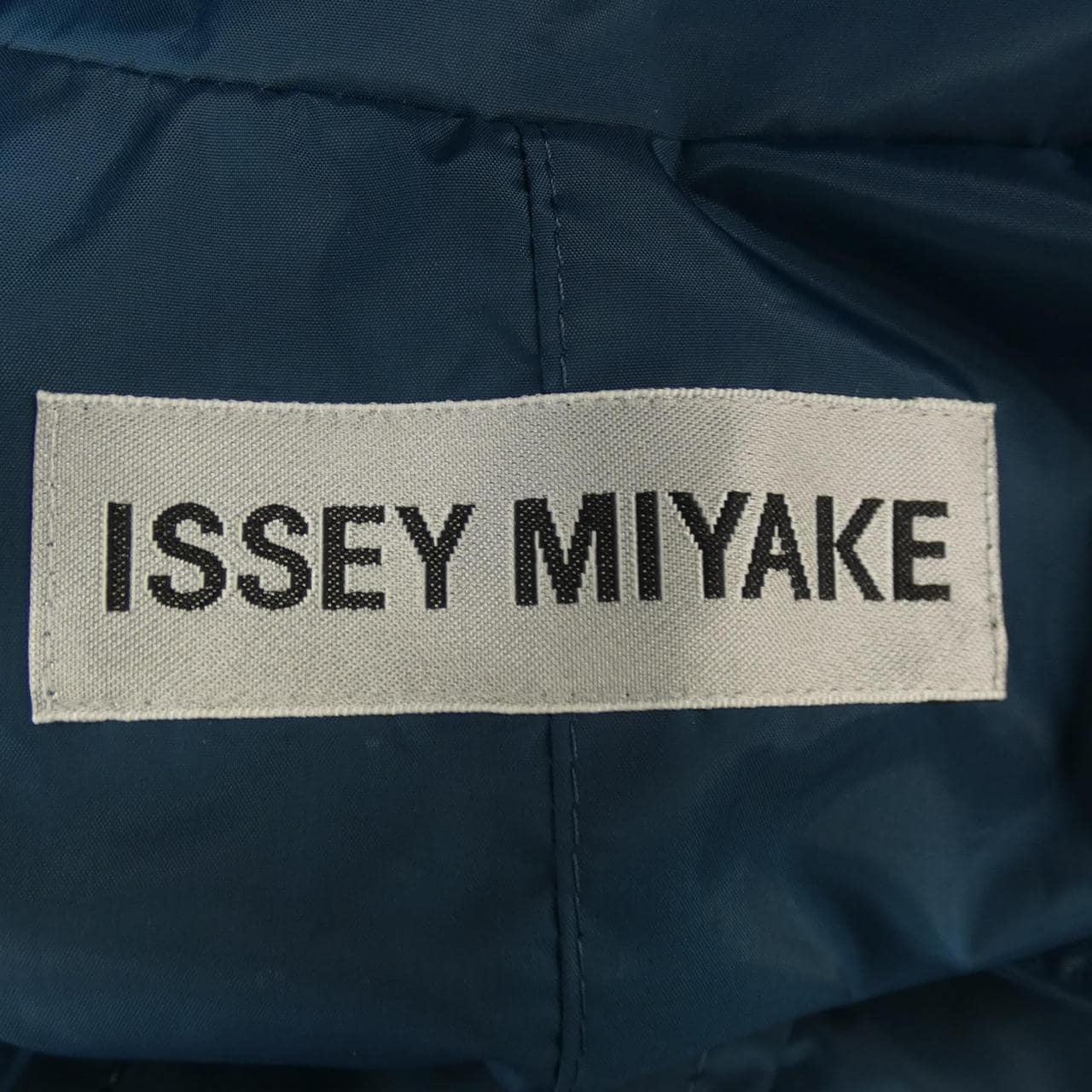 ISSEY MIYAKE大衣