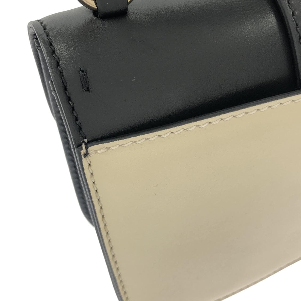 ヴァレンティノガラヴァーニ JW0B0312VOQ ショルダーバッグ