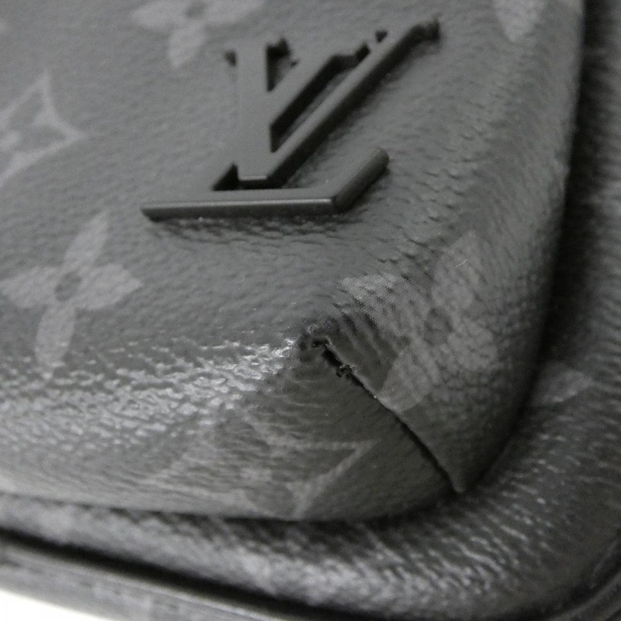 ルイヴィトン モノグラム エクリプス アヴェニュー スリングバッグ PM M47137 ショルダーバッグ