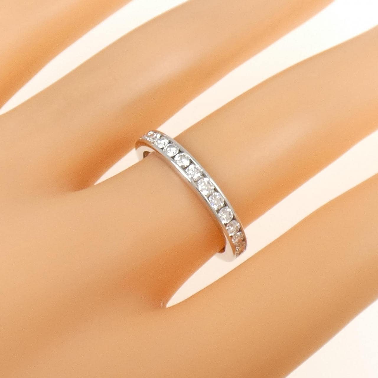 TIFFANY setting wedding band ring