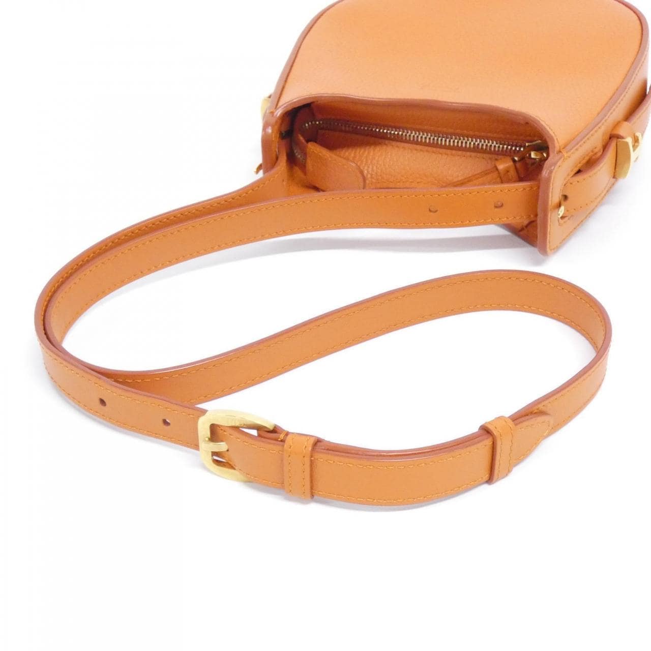 トッズ OBOE XBWAORS9000P6YG616 バッグ