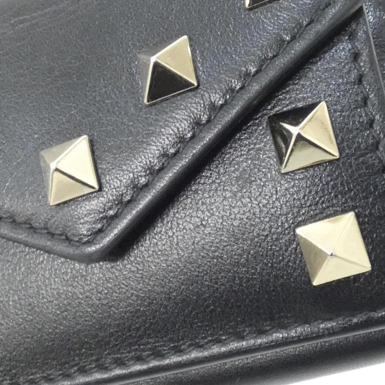 ヴァレンティノガラヴァーニ XW2P0Q47BOL 財布