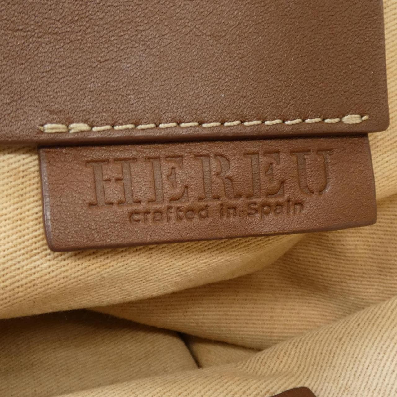 ヘリュー HEREU BAG