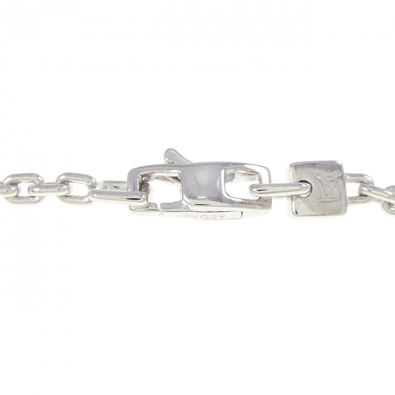 LOUIS VUITTON 750WG Necklace