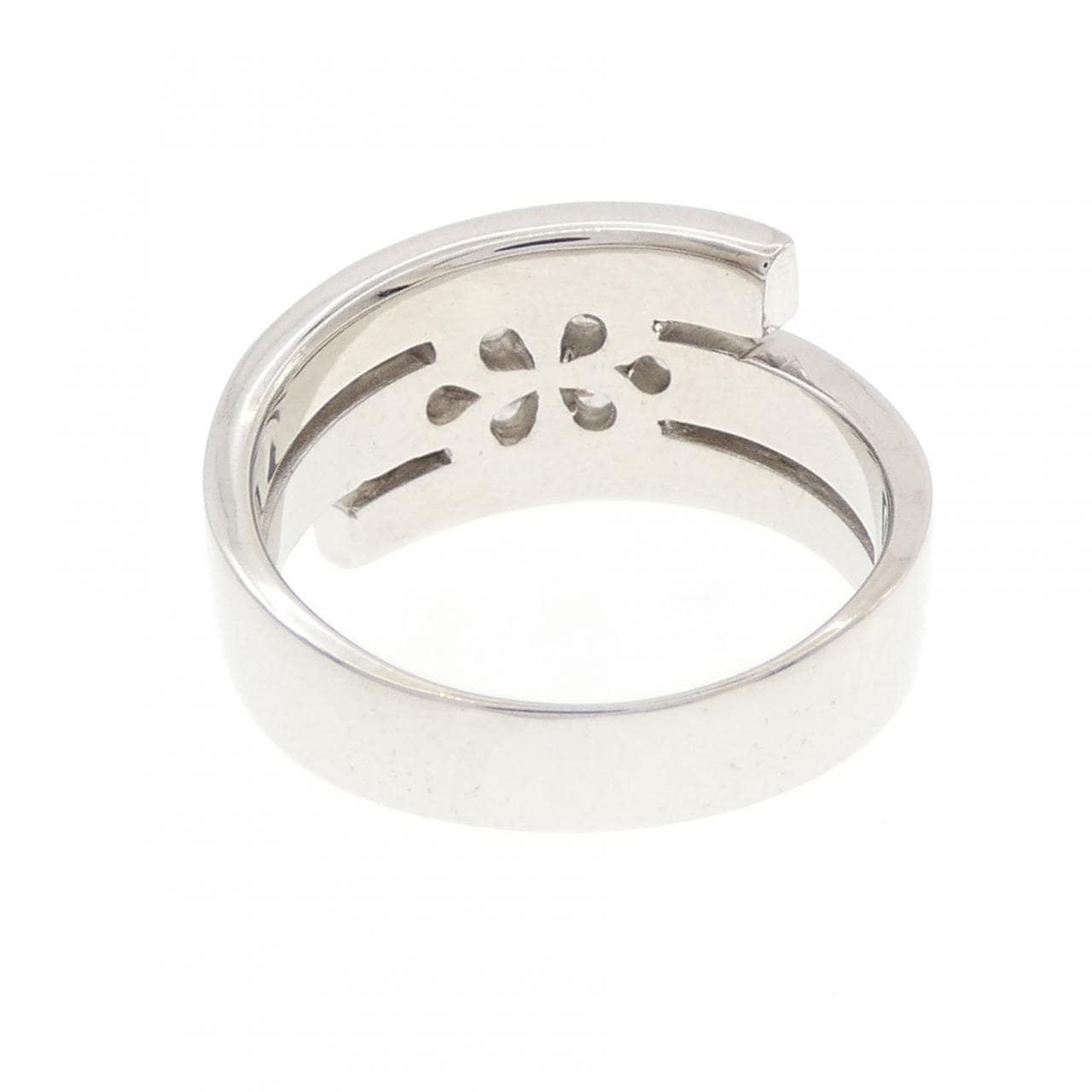 750WG ダイヤモンド リング 0.70CT