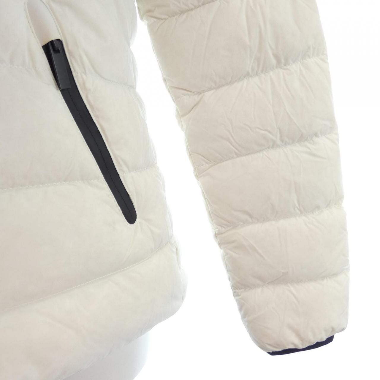 モンクレール MONCLER ダウンジャケット