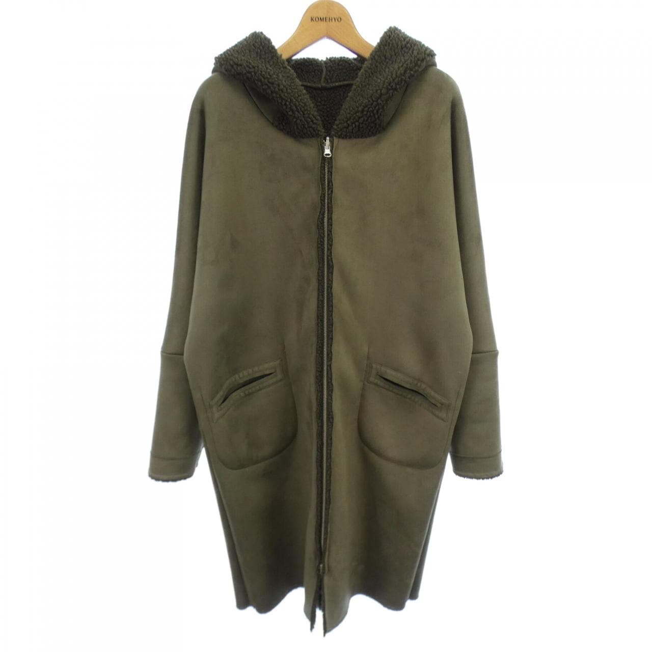 Lou Andrea コート