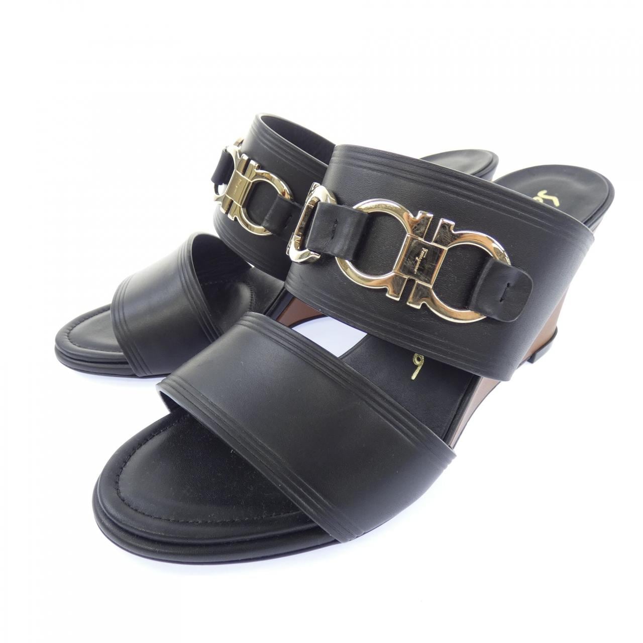 サルヴァトーレフェラガモ SALVATORE FERRAGAMO サンダル