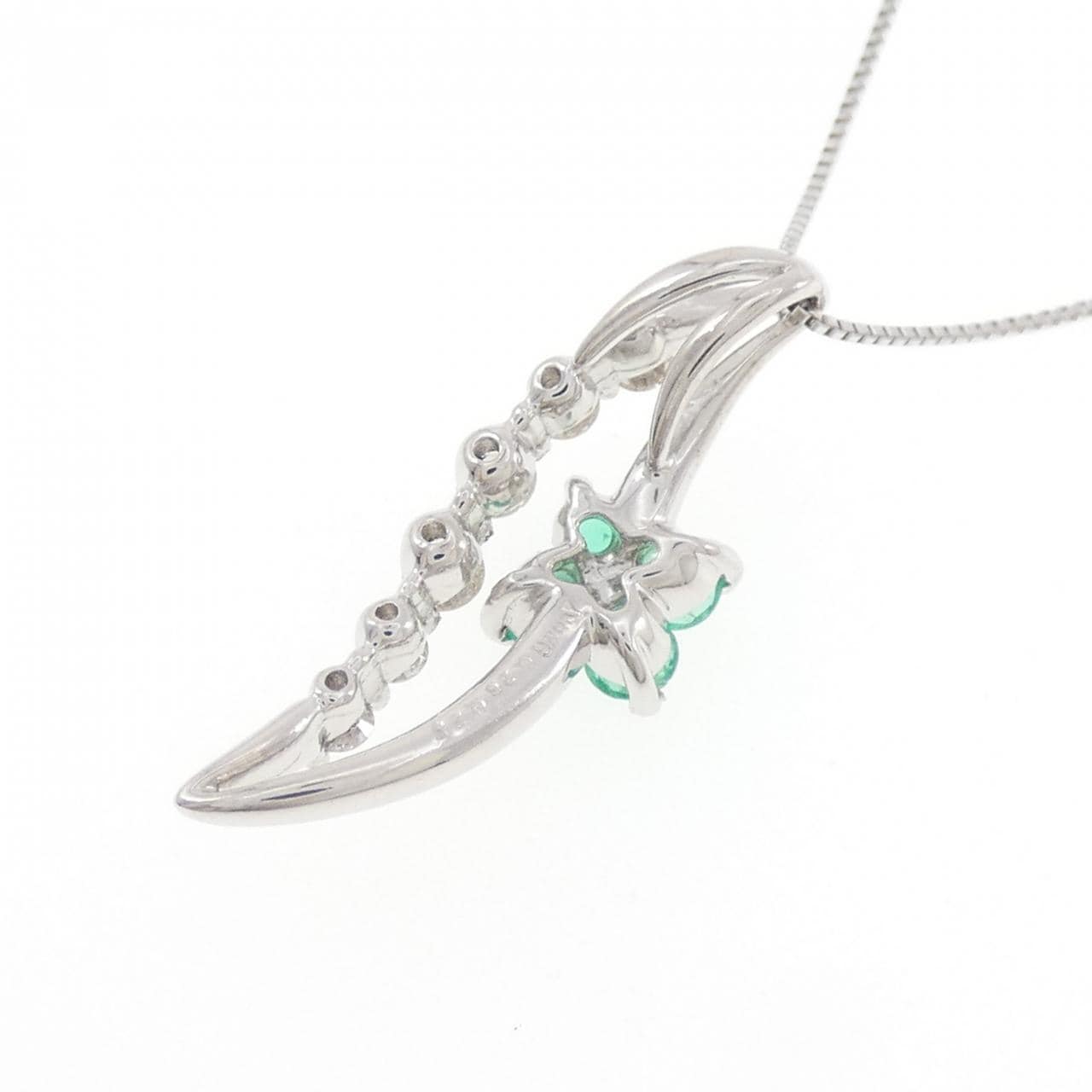 K18WG フラワー エメラルド ネックレス 0.28CT