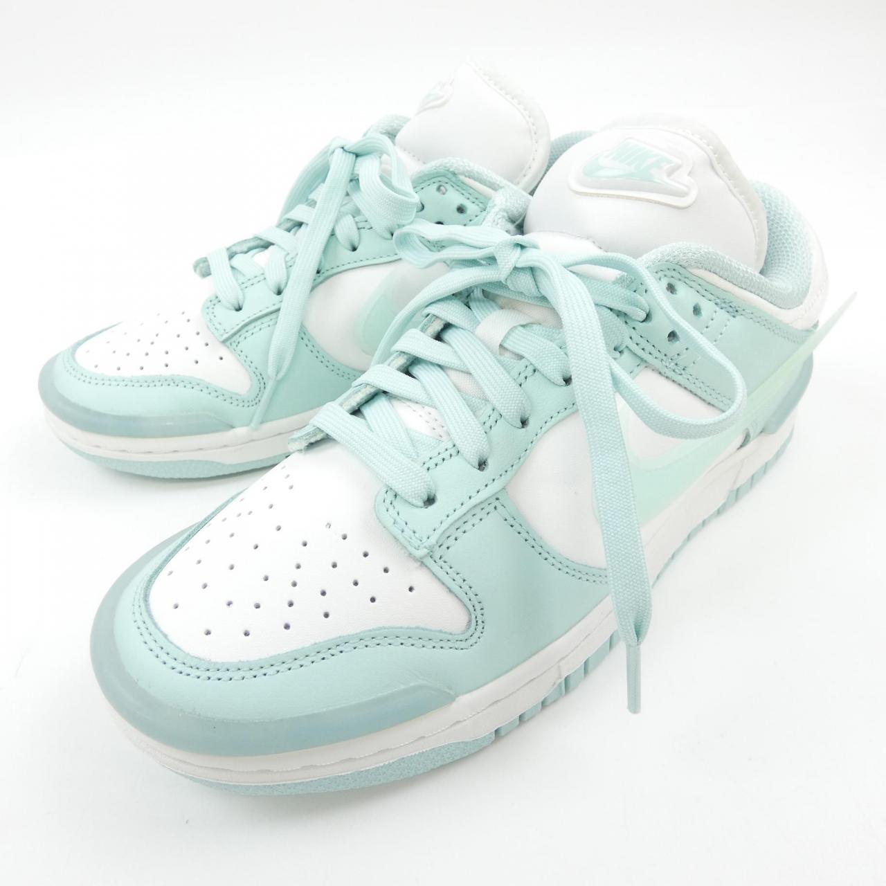 ナイキ NIKE スニーカー