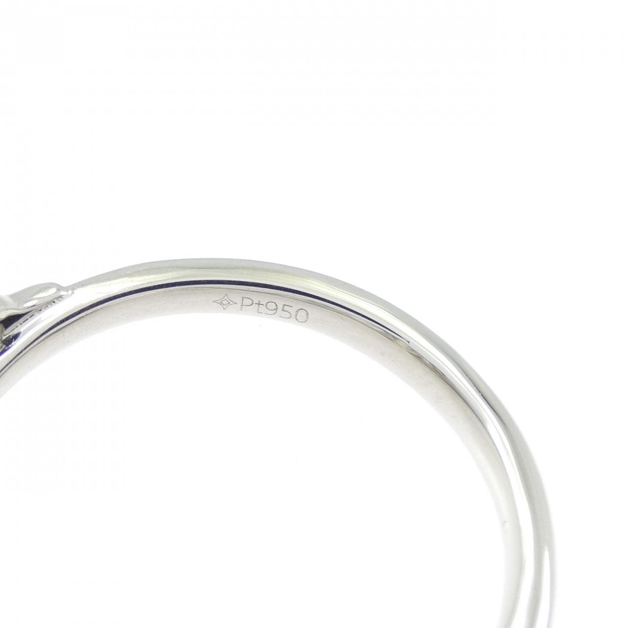 ジーエスティービー ダイヤモンド リング 0.32CT D VVS1 ペアシェイプ