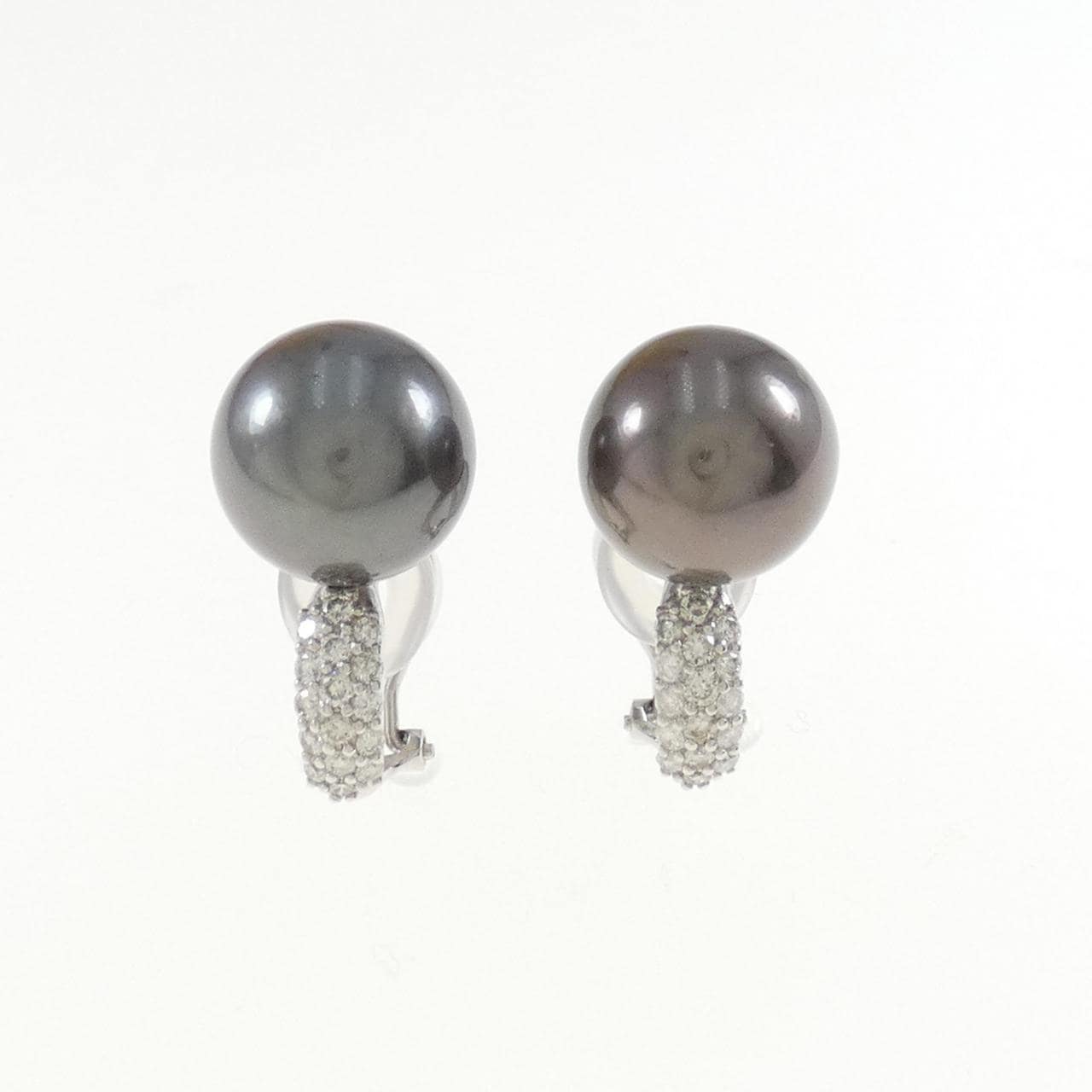 K18WG black butterfly pearl earrings 12.0mm