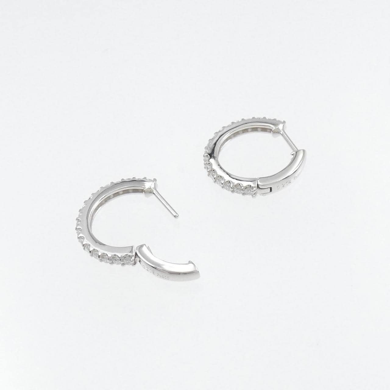 [BRAND NEW] PT Diamond earrings 0.405CT