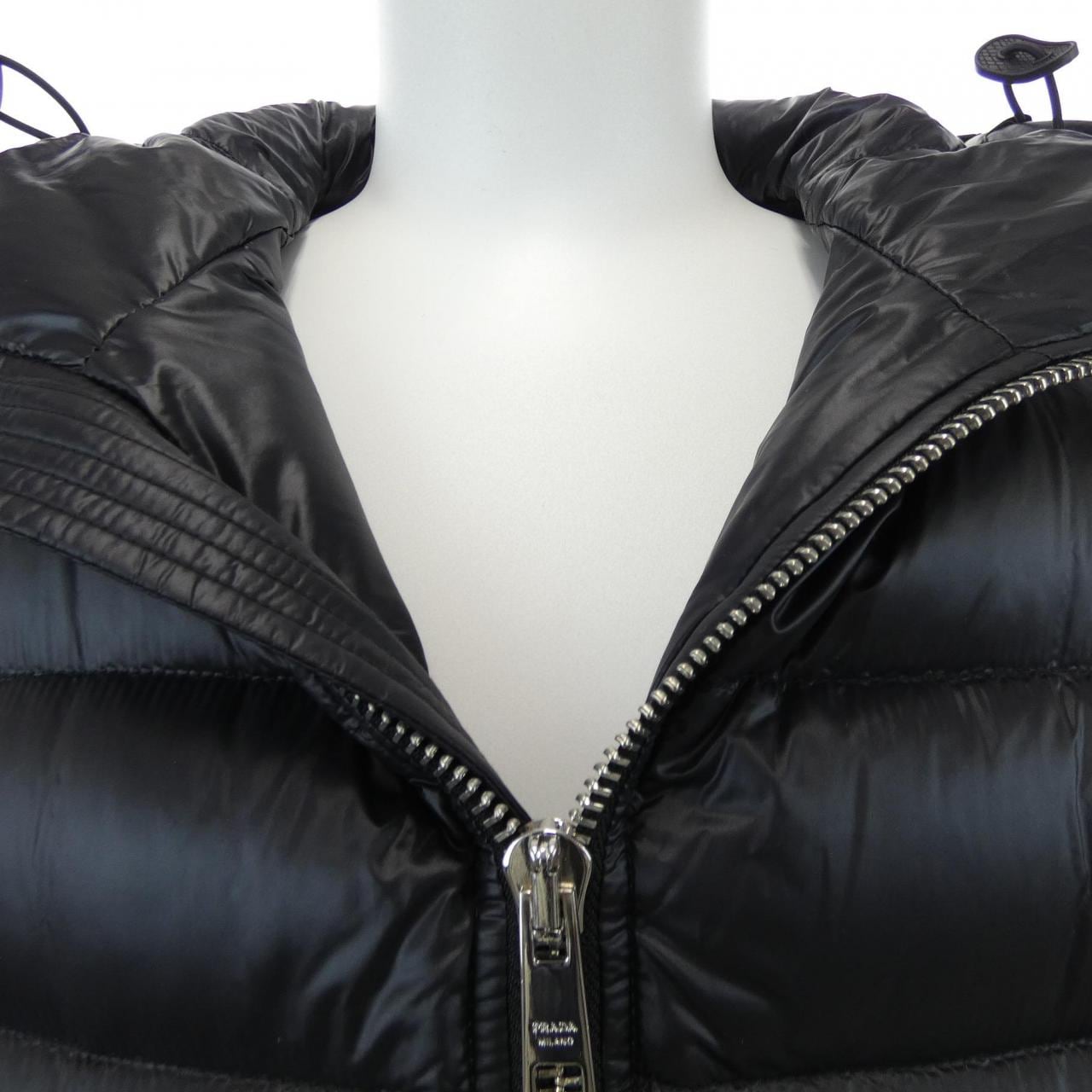 プラダ PRADA トライアングルロゴ SGA654 R142 AR0 ダウンジャケット