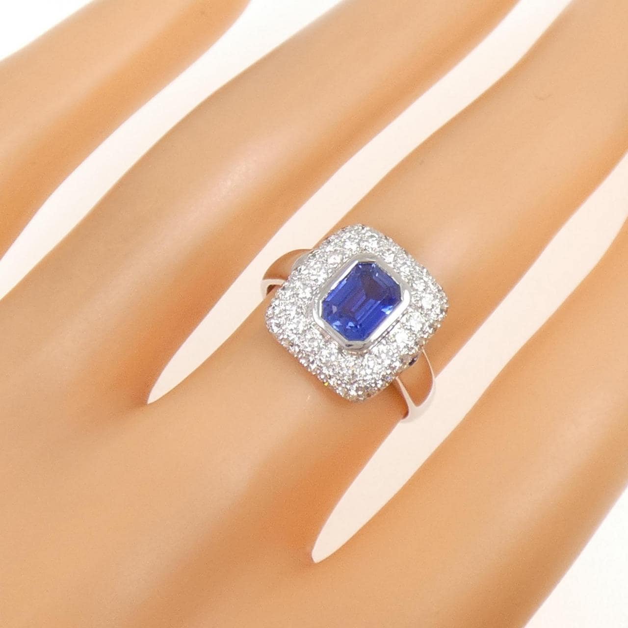 K18WG サファイヤ リング 0.91CT