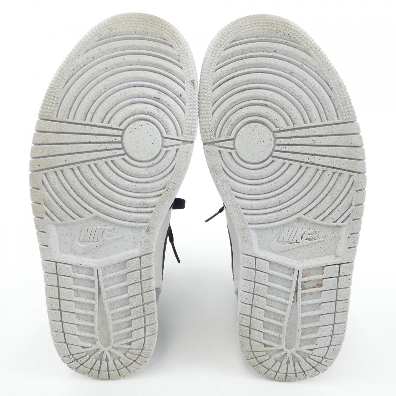 ナイキ NIKE スニーカー