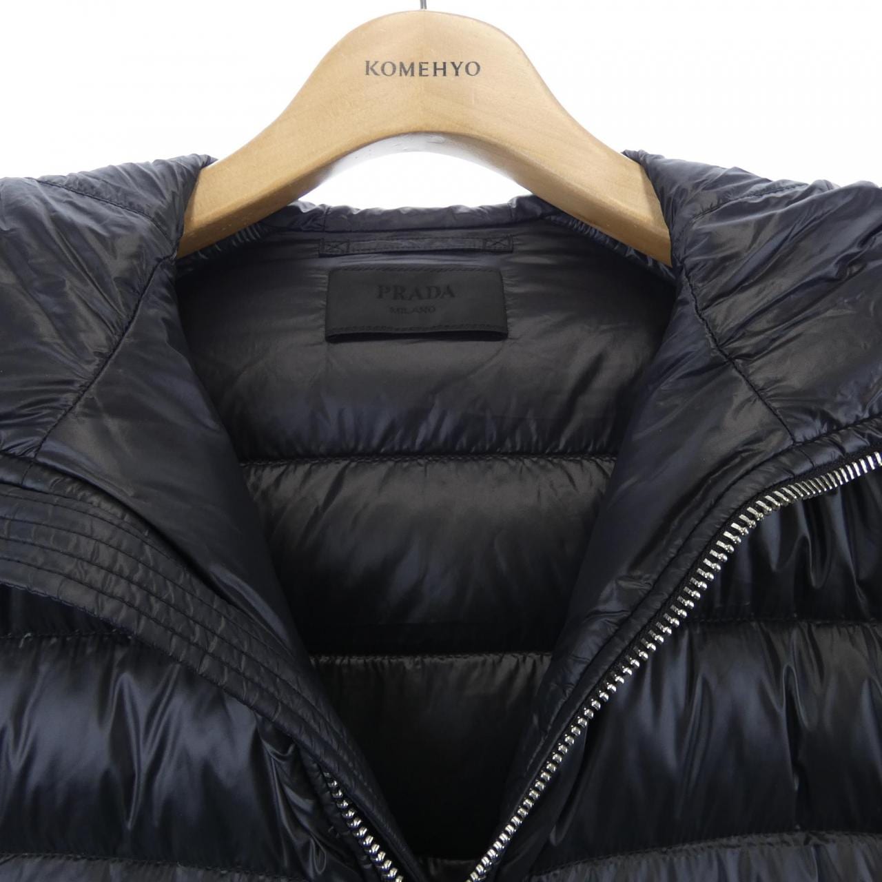 プラダ PRADA トライアングルロゴ SGA654 R142 AR0 ダウンジャケット