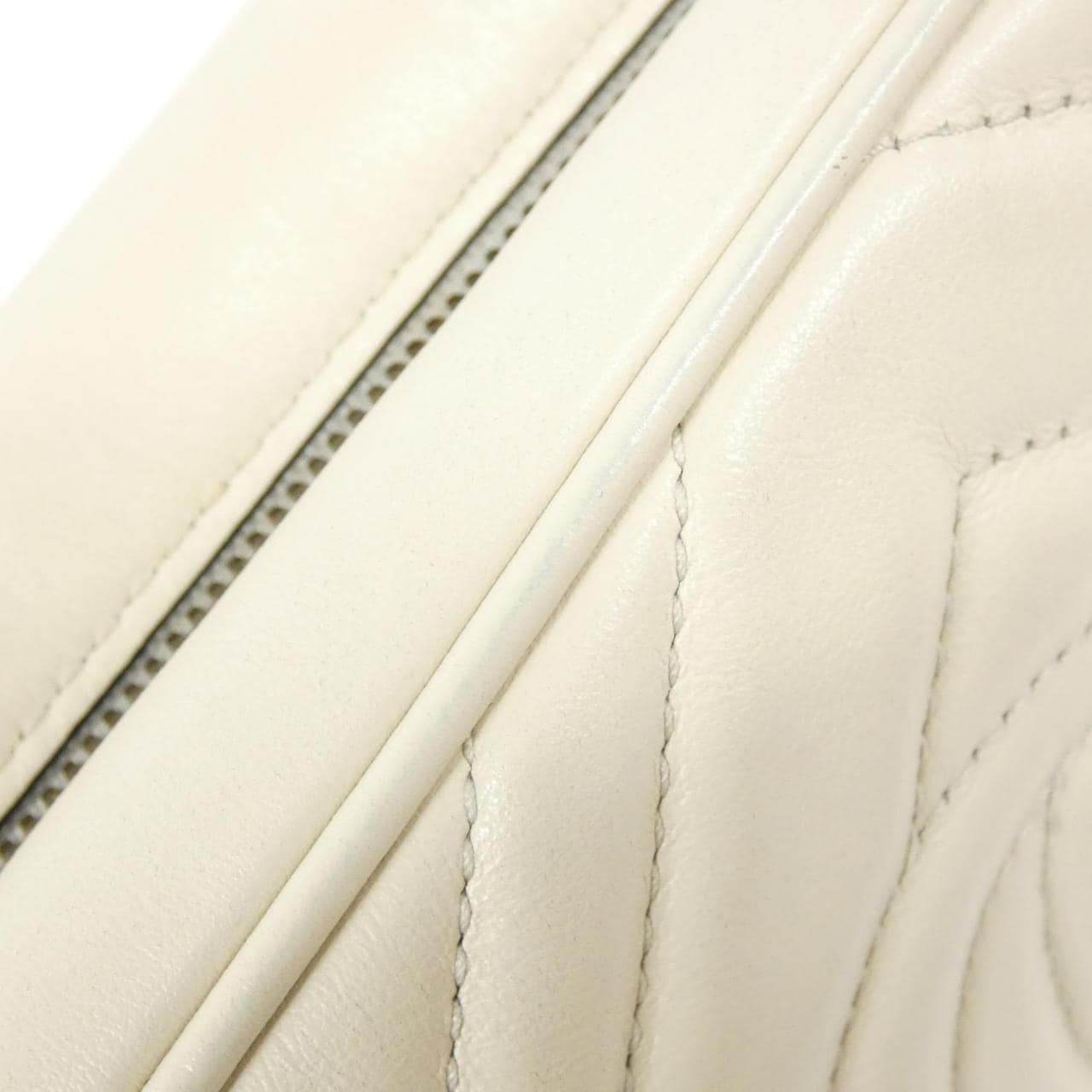 グッチ GG MARMONT 447632 DTD1T ショルダーバッグ