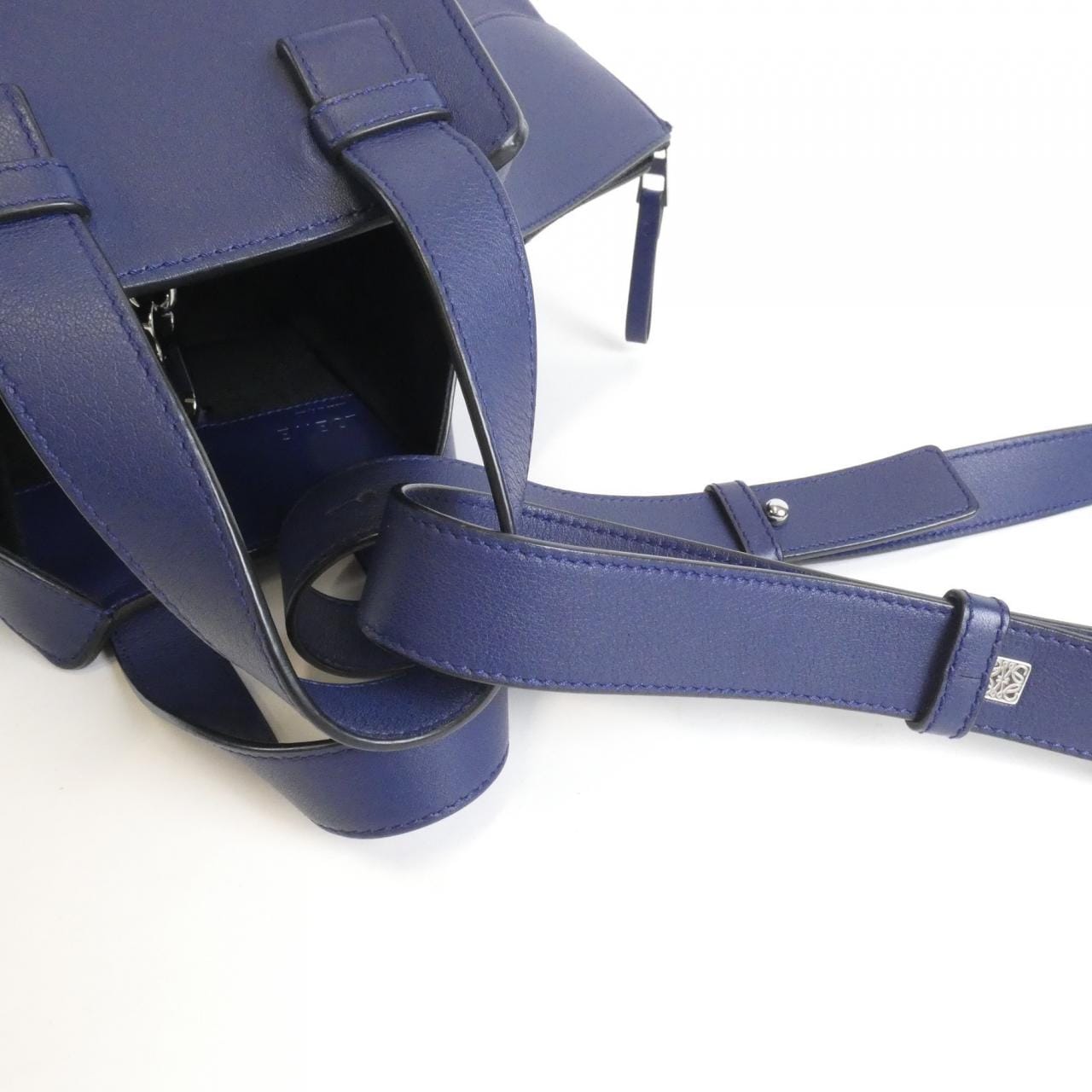 ロエベ ハンモック ミディアム 387 30 T38 ショルダーバッグ